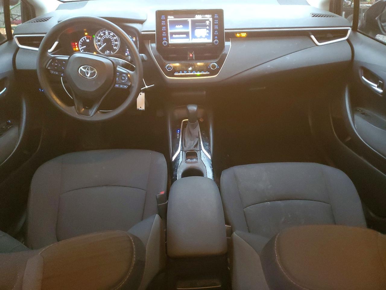 2021 TOYOTA COROLLA LE photo 15