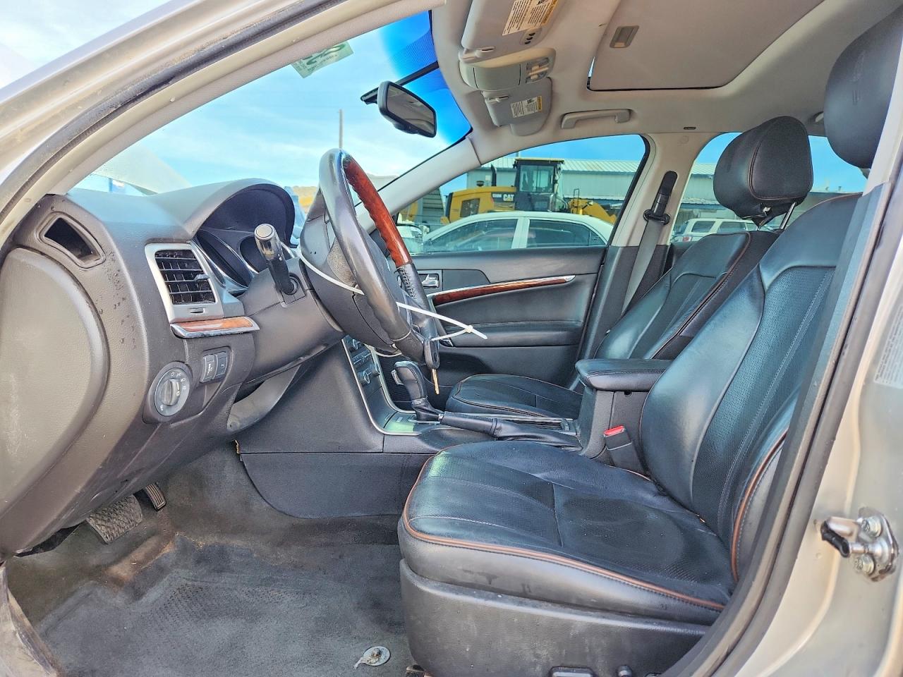 2011 LINCOLN MKZ photo 7