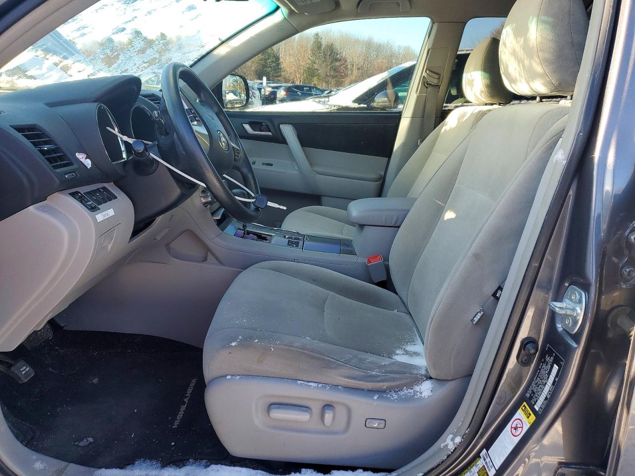 2012 TOYOTA HIGHLANDER BASE photo 7