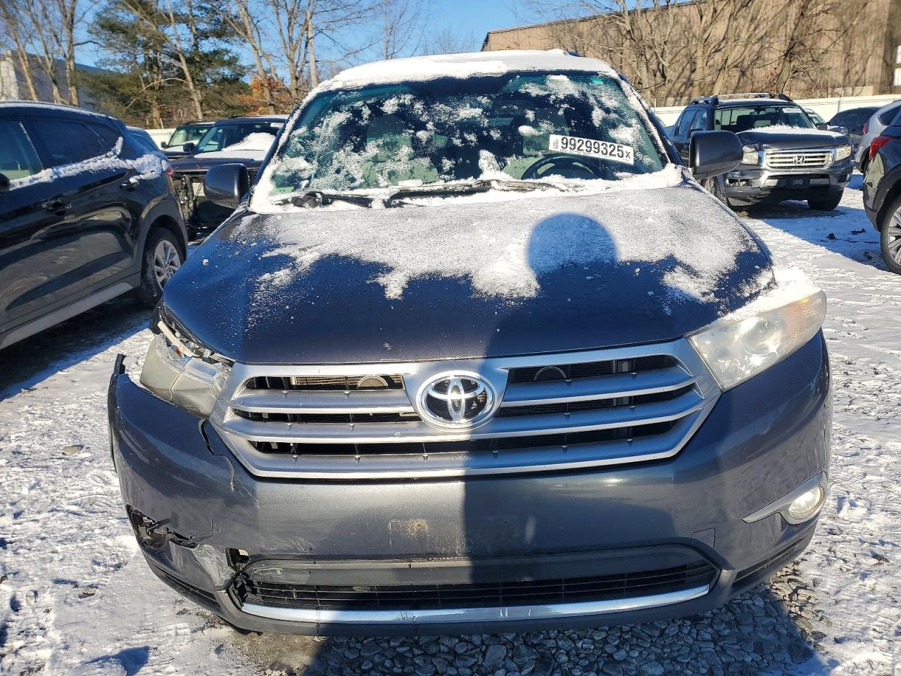 2012 TOYOTA HIGHLANDER BASE photo 5