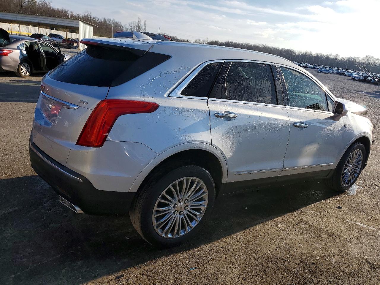 2017 CADILLAC XT5 PREMIUM LUXURY photo 3