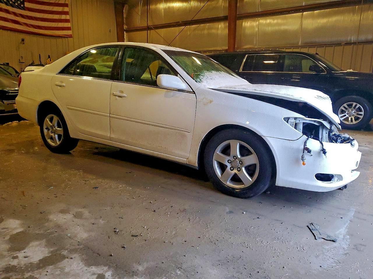 2003 TOYOTA CAMRY LE photo 4