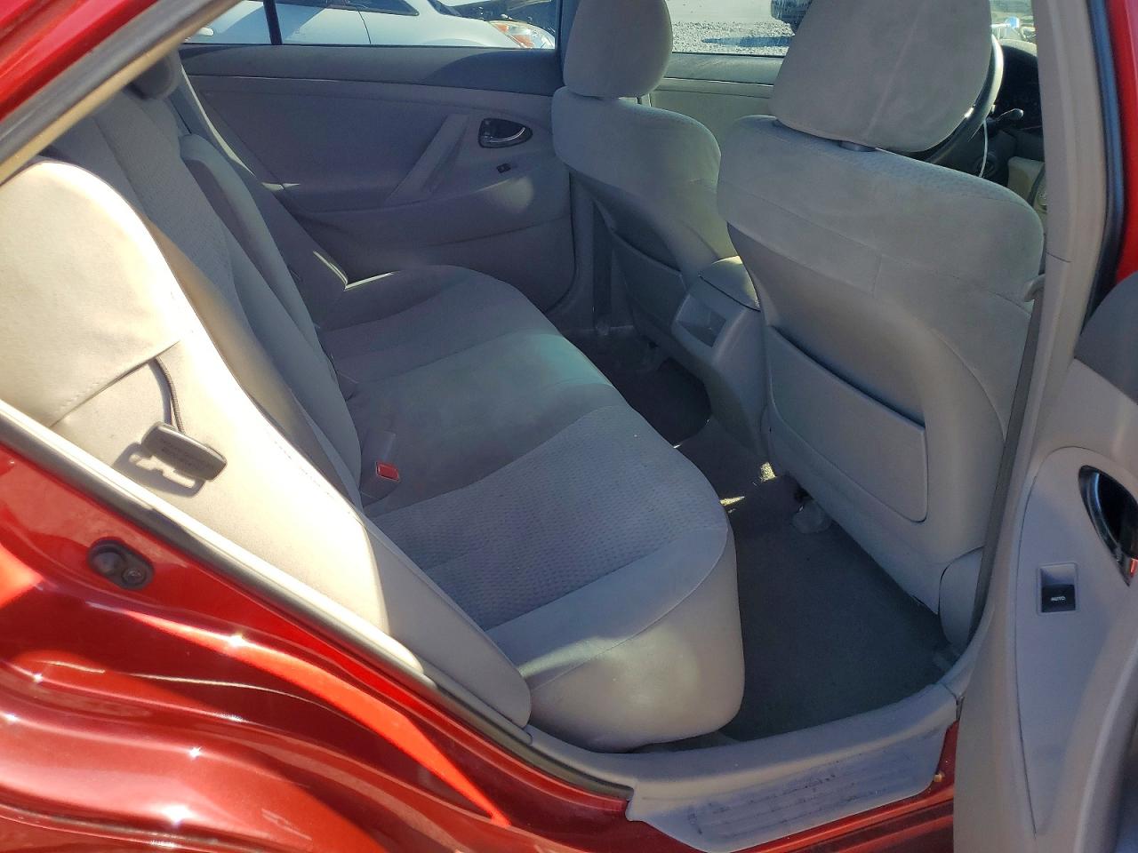2011 TOYOTA CAMRY BASE photo 10