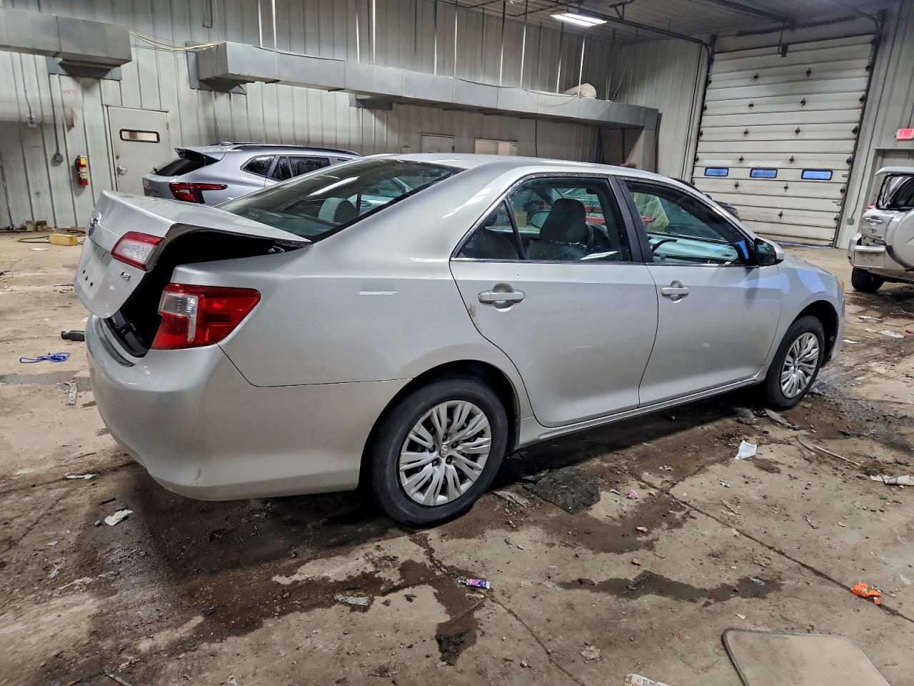 2012 TOYOTA CAMRY BASE photo 3