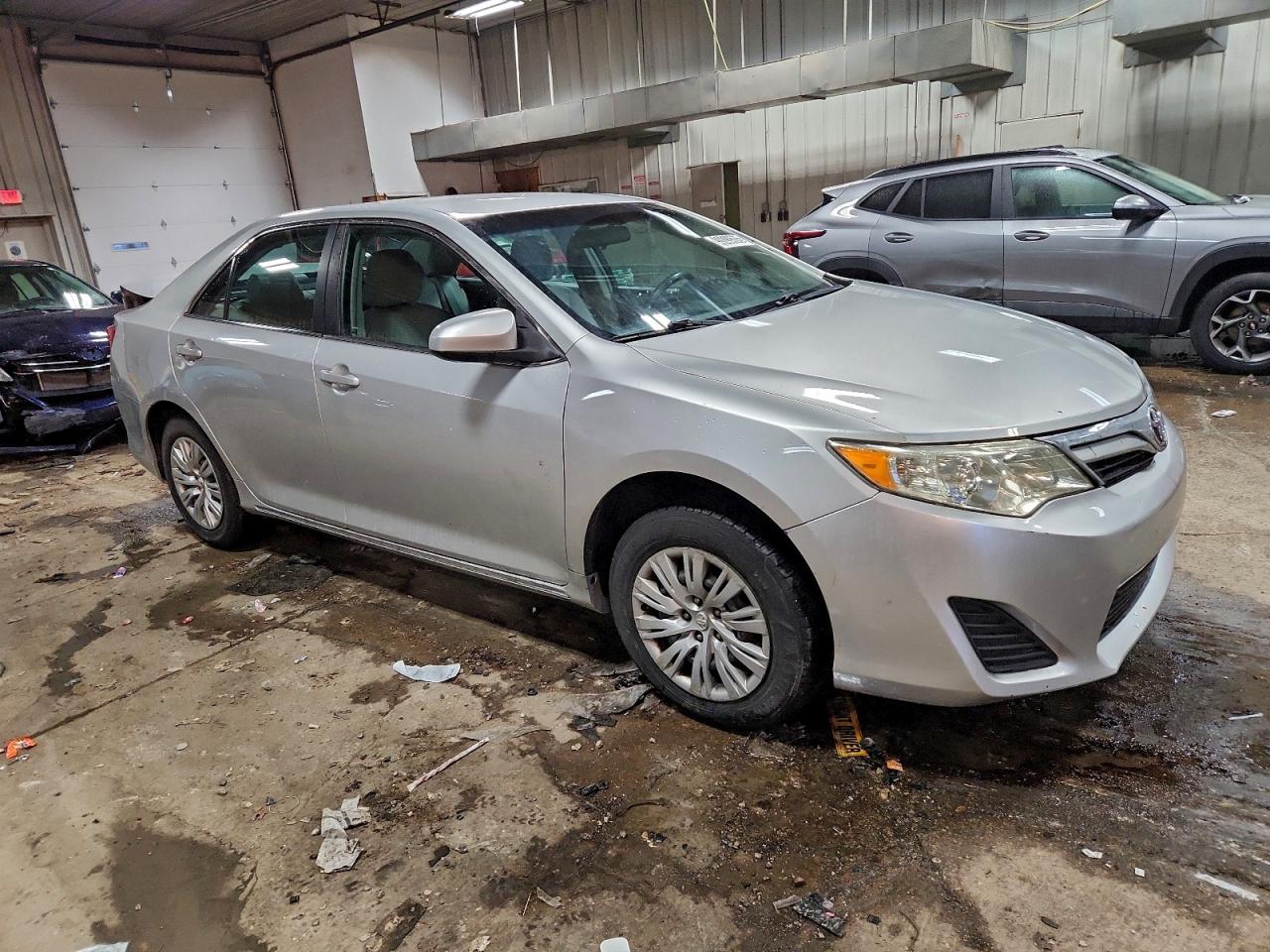 2012 TOYOTA CAMRY BASE photo 4