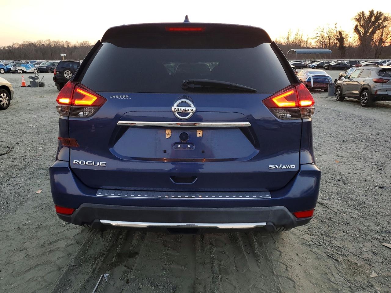 2018 NISSAN ROGUE S photo 6