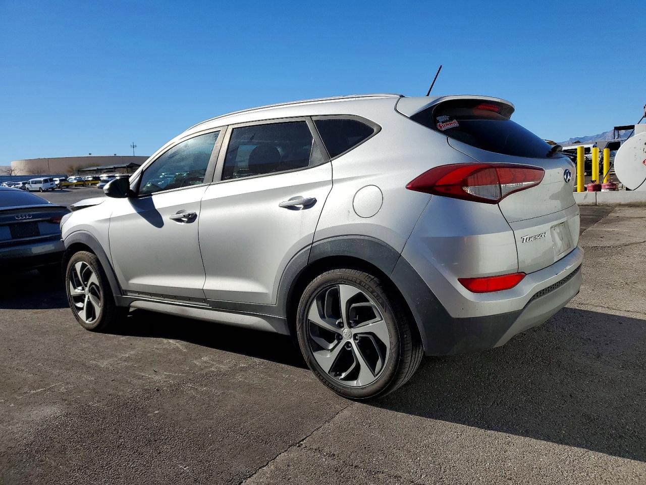 2017 HYUNDAI TUCSON photo 2