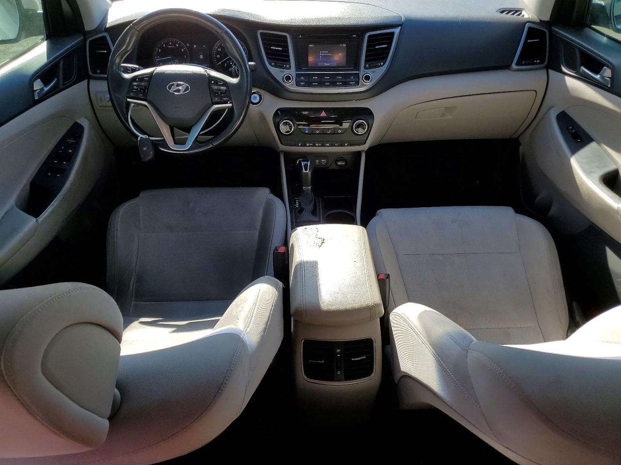 2017 HYUNDAI TUCSON photo 8