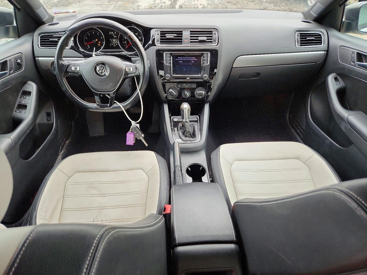 2016 VOLKSWAGEN JETTA SPORT photo 8