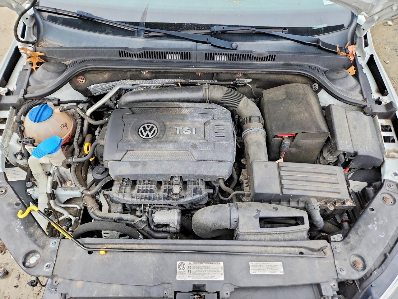 2016 VOLKSWAGEN JETTA SPORT photo 11
