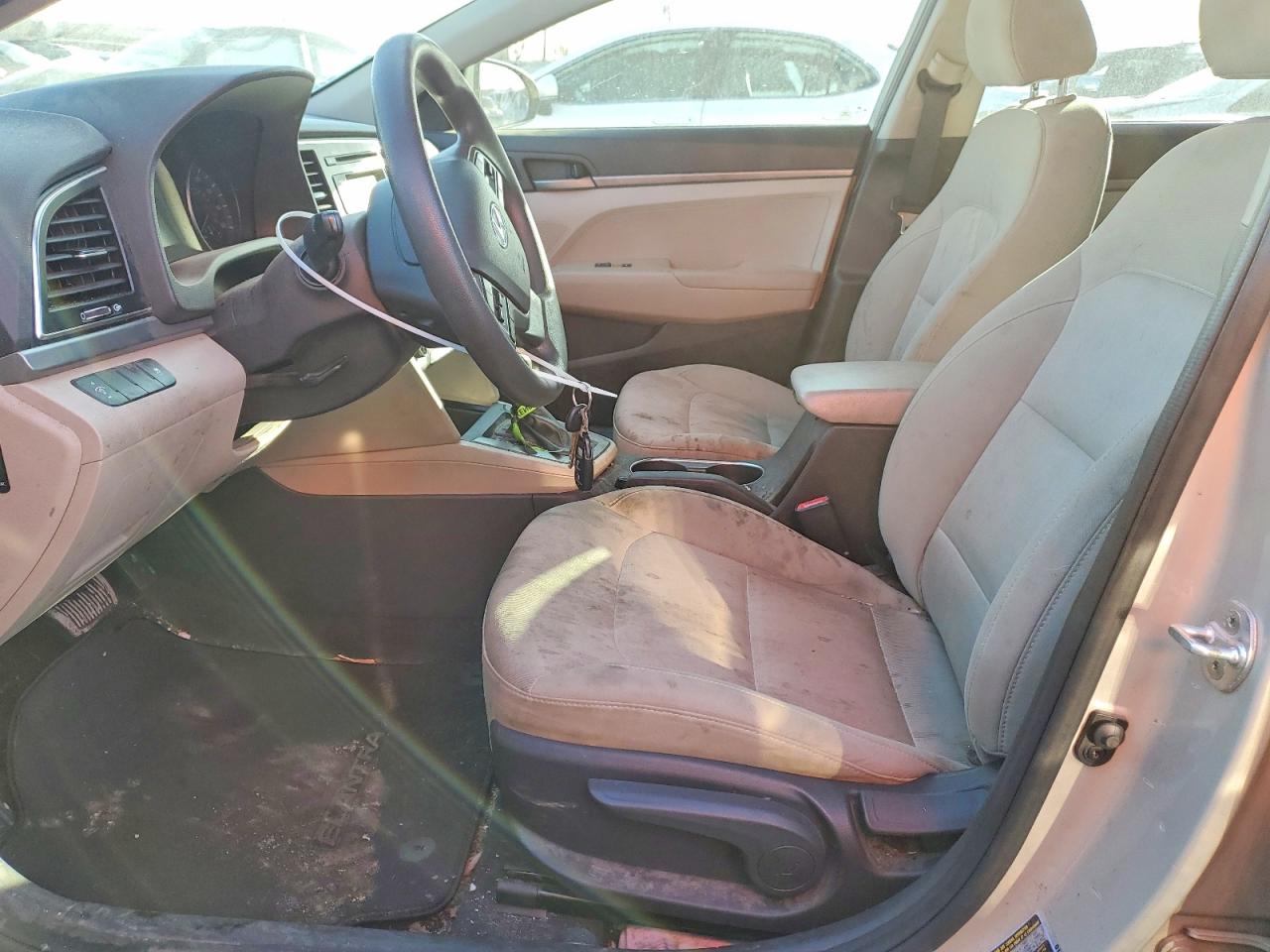 2018 HYUNDAI ELANTRA SE photo 19