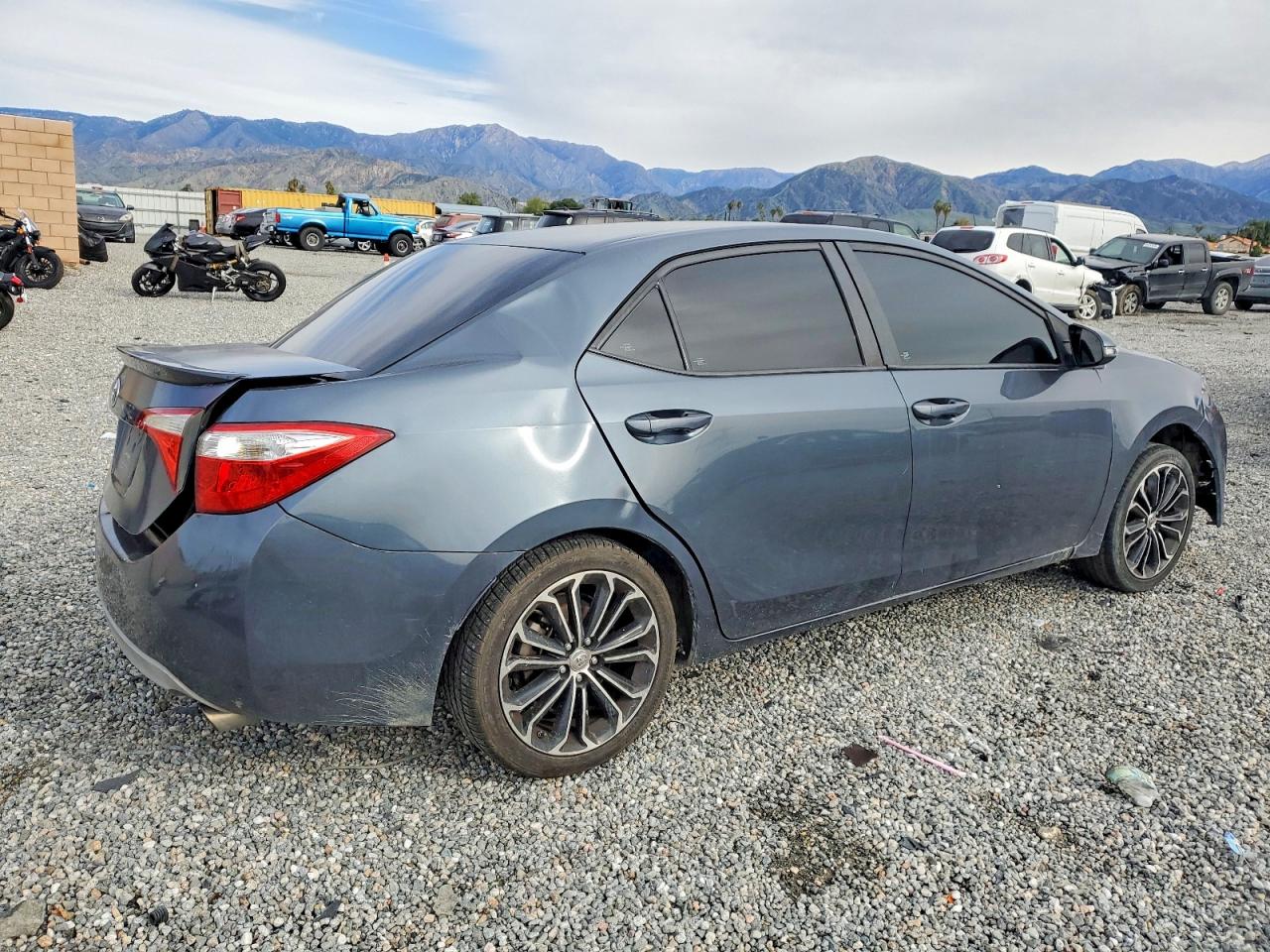 2016 TOYOTA COROLLA L photo 3