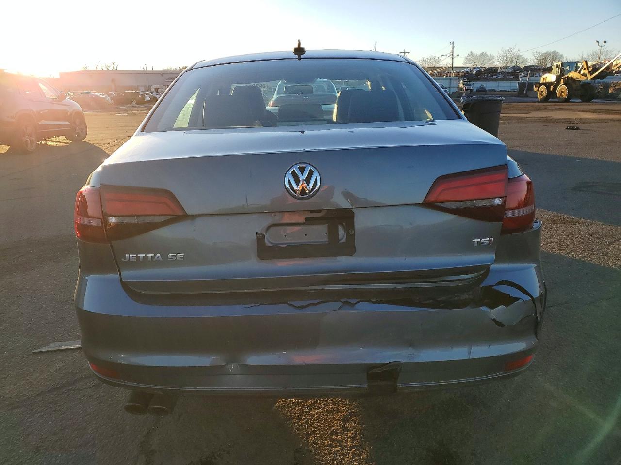2018 VOLKSWAGEN JETTA SE photo 6