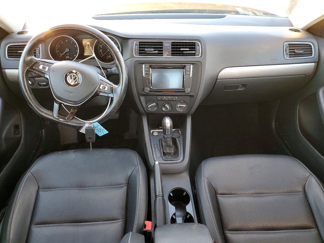 2018 VOLKSWAGEN JETTA SE photo 8