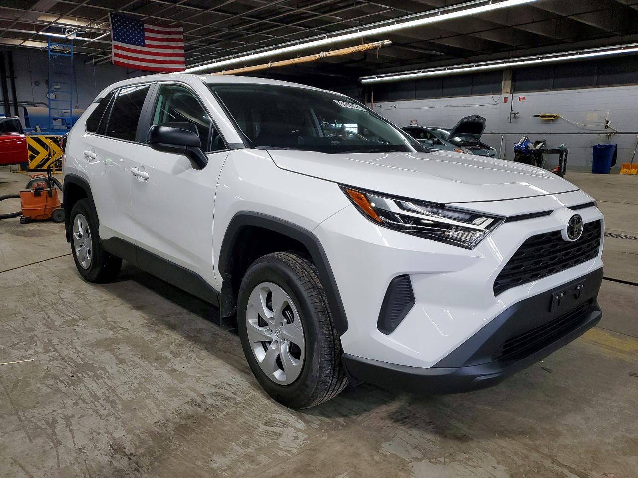 2025 TOYOTA RAV4 LE photo 4