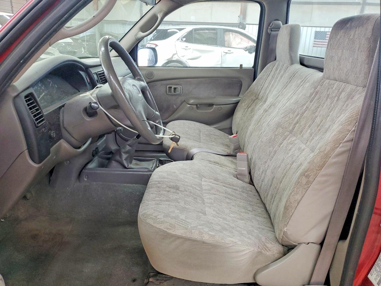2004 TOYOTA TACOMA photo 13