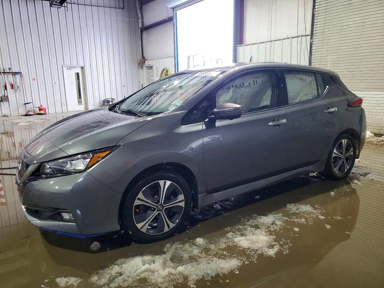 2021 NISSAN LEAF