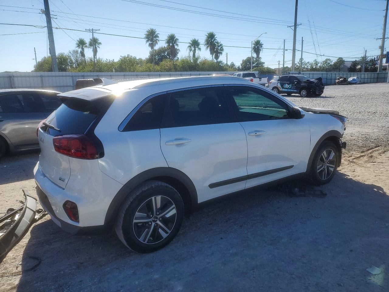 2022 KIA NIRO LX photo 3