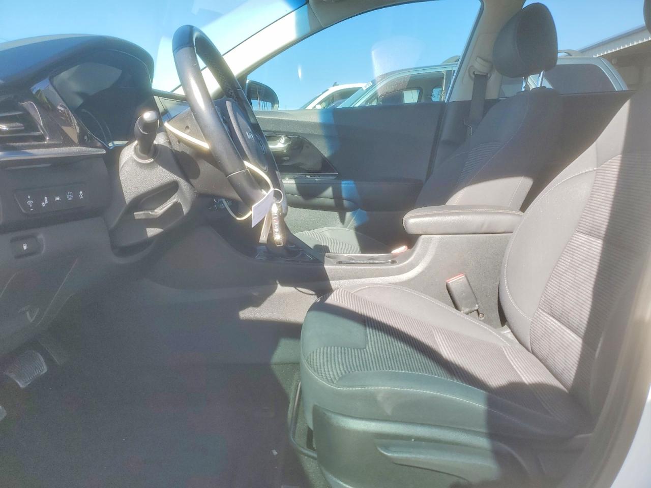 2022 KIA NIRO LX photo 7