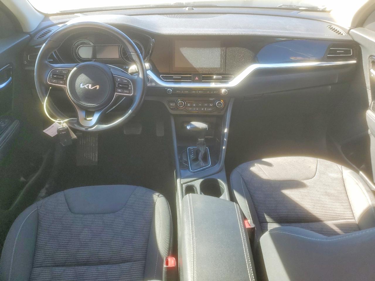 2022 KIA NIRO LX photo 8