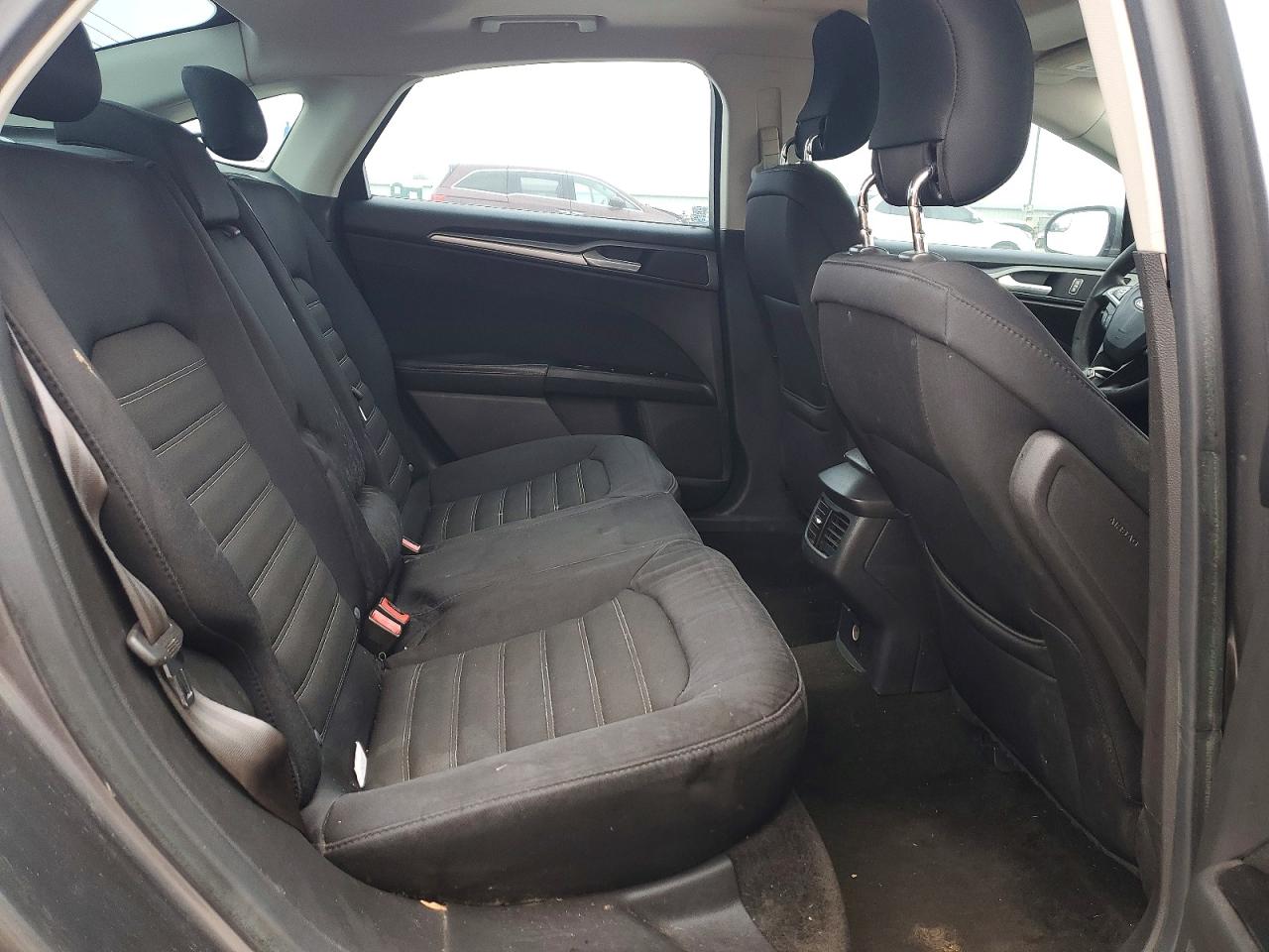 2013 FORD FUSION SE photo 19