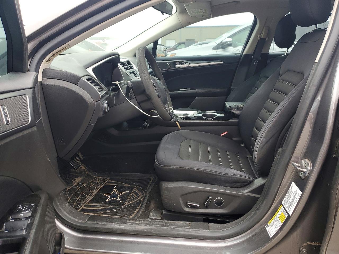 2013 FORD FUSION SE photo 13