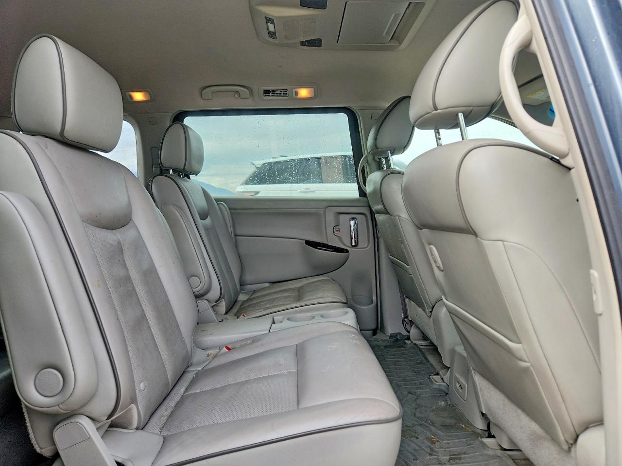 2012 NISSAN QUEST S photo 31