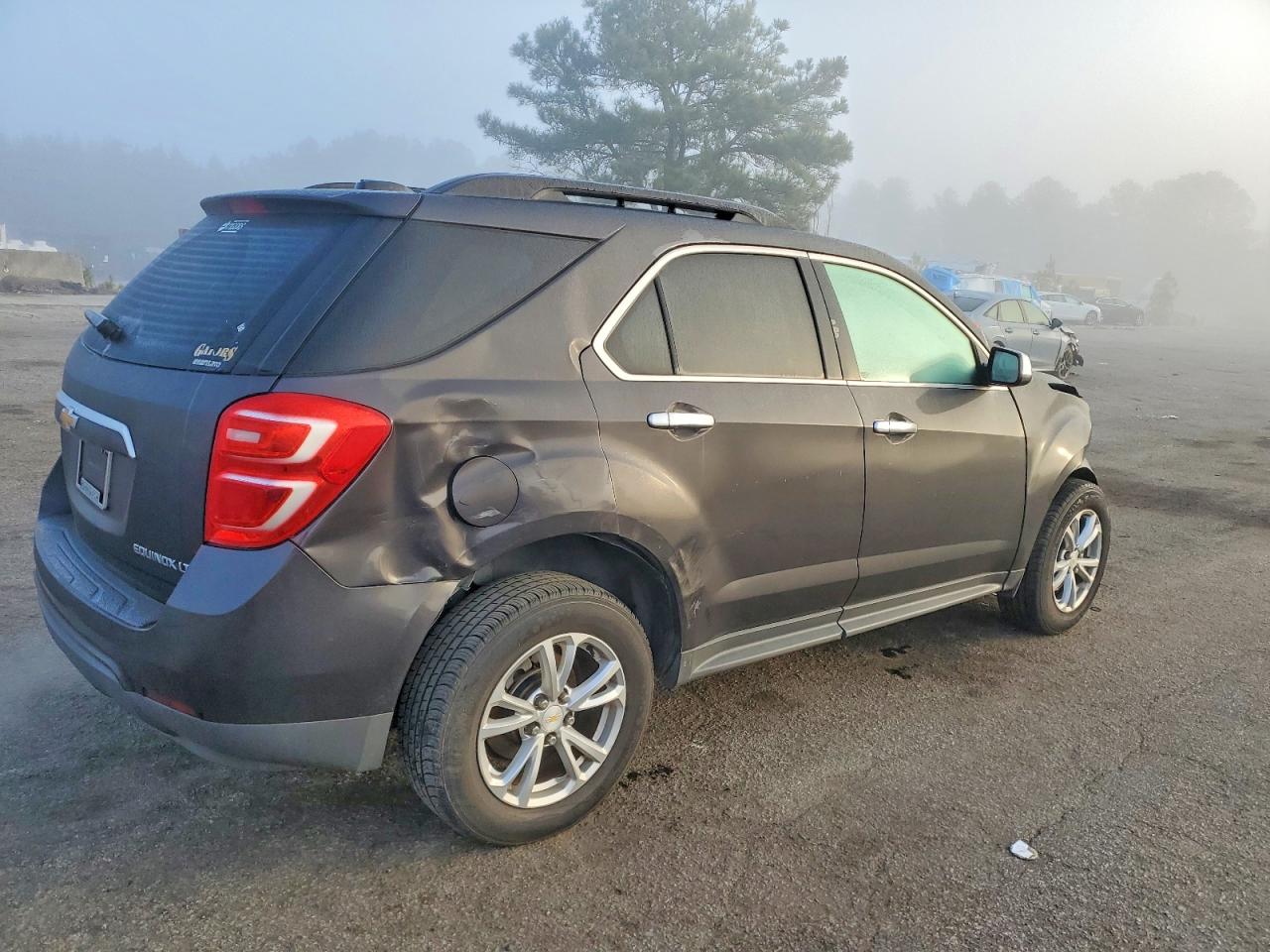 2016 CHEVROLET EQUINOX LT photo 3