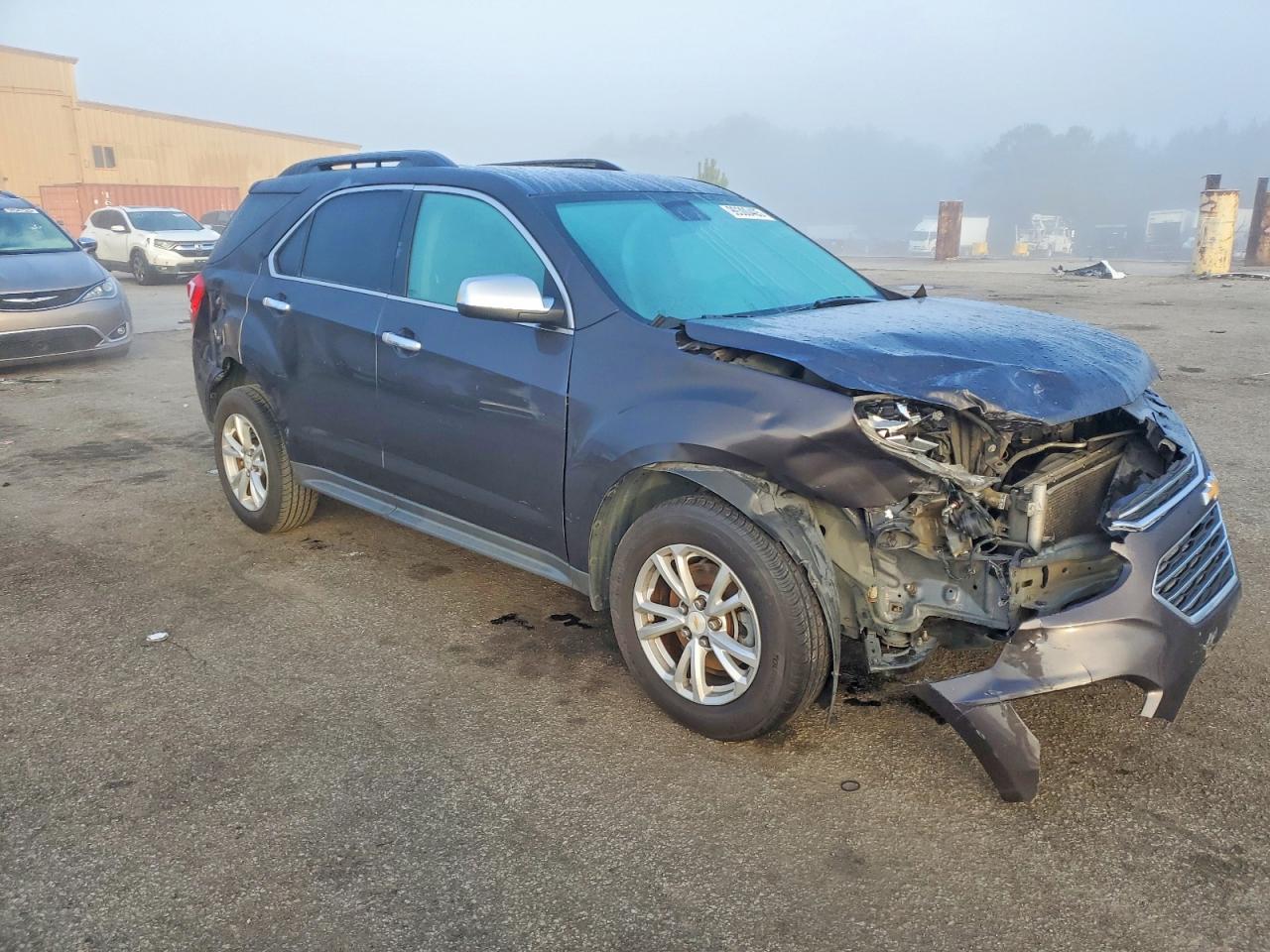 2016 CHEVROLET EQUINOX LT photo 4