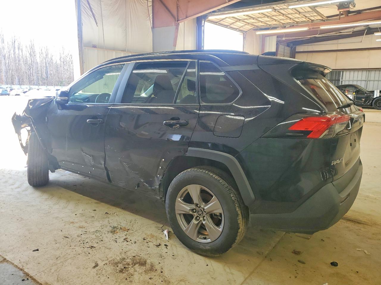 2025 TOYOTA RAV4 XLE photo 2