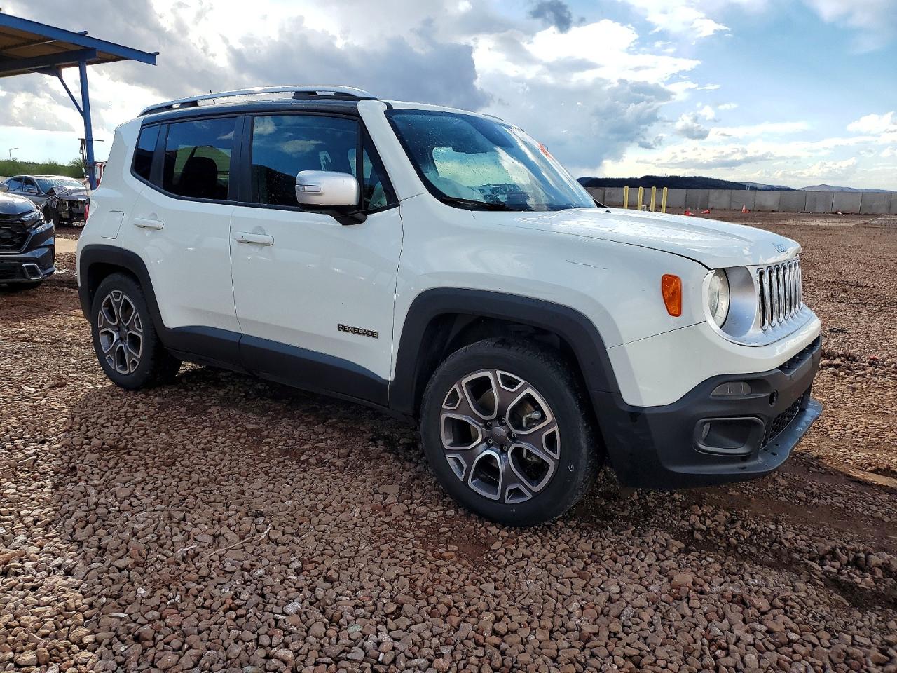 2015 JEEP RENEGADE LIMITED photo 4