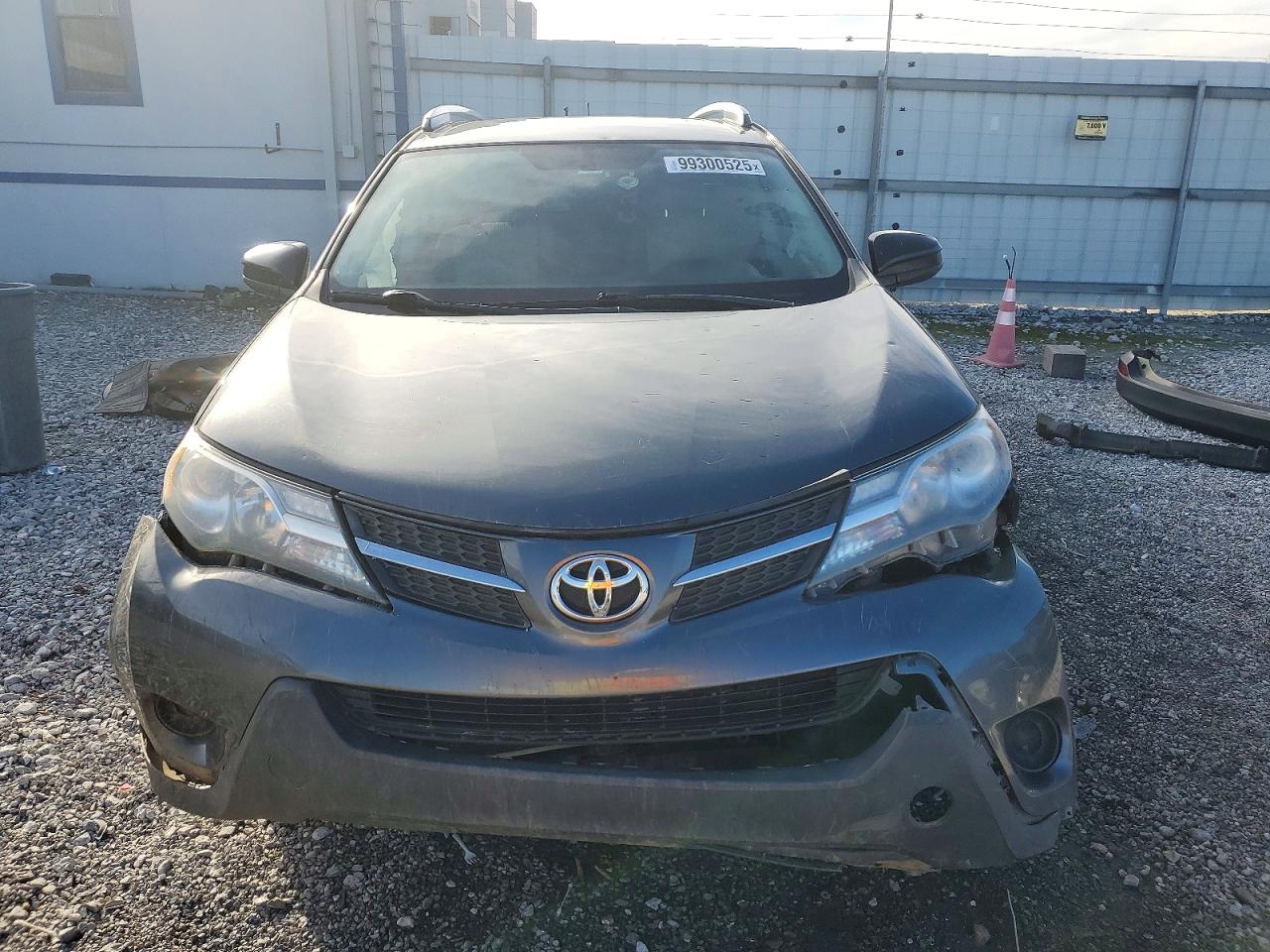 2015 TOYOTA RAV4 LE photo 5
