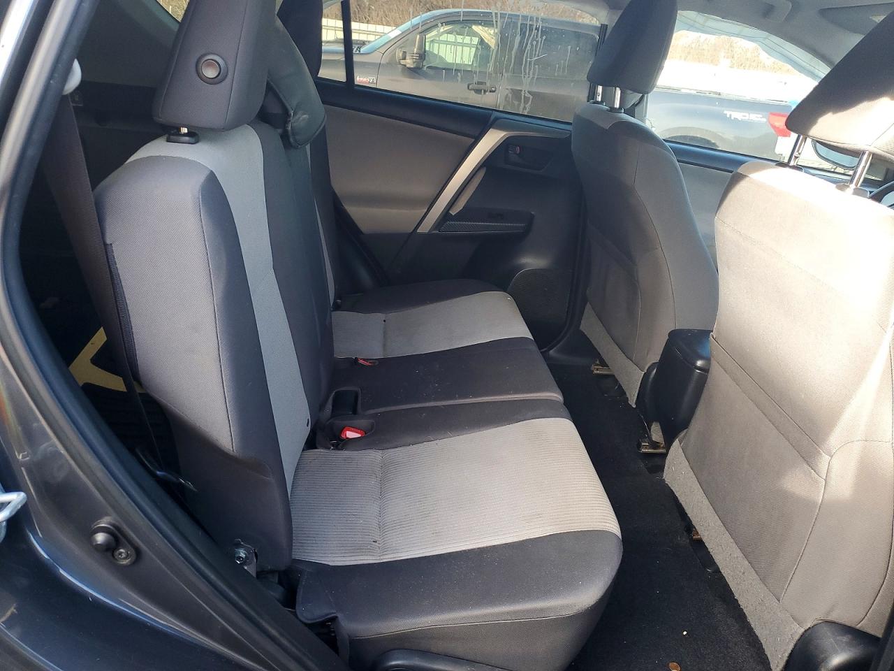 2015 TOYOTA RAV4 LE photo 11