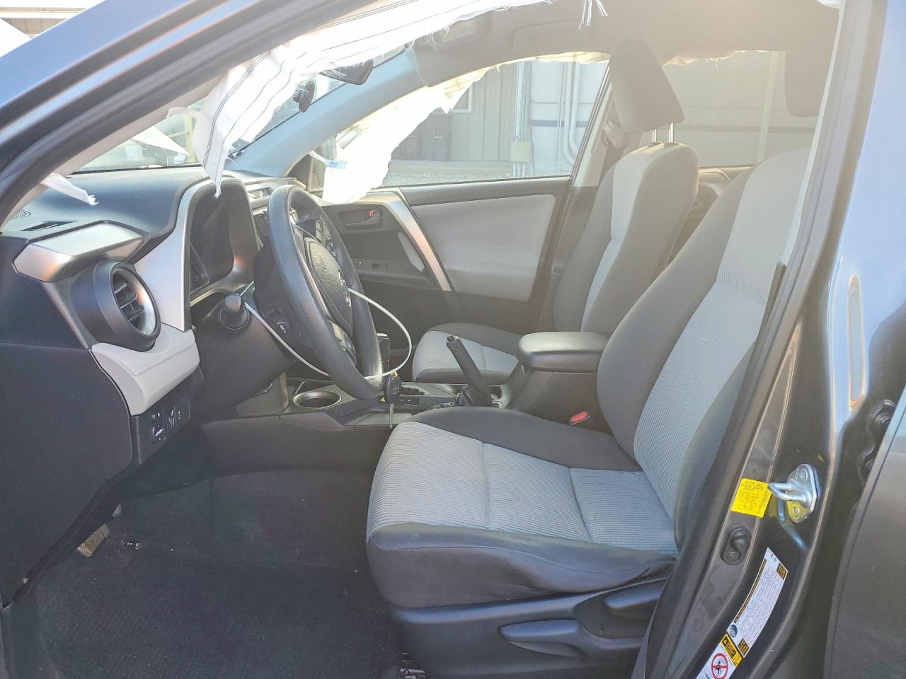 2015 TOYOTA RAV4 LE photo 7