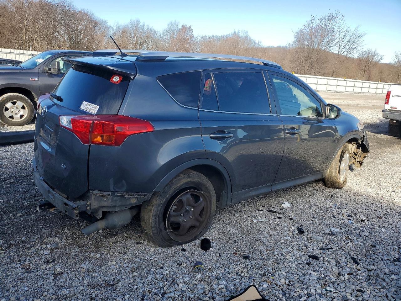2015 TOYOTA RAV4 LE photo 3