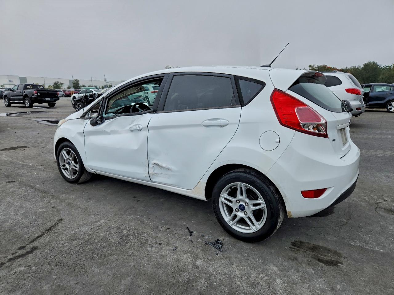 2019 FORD FIESTA SE photo 3