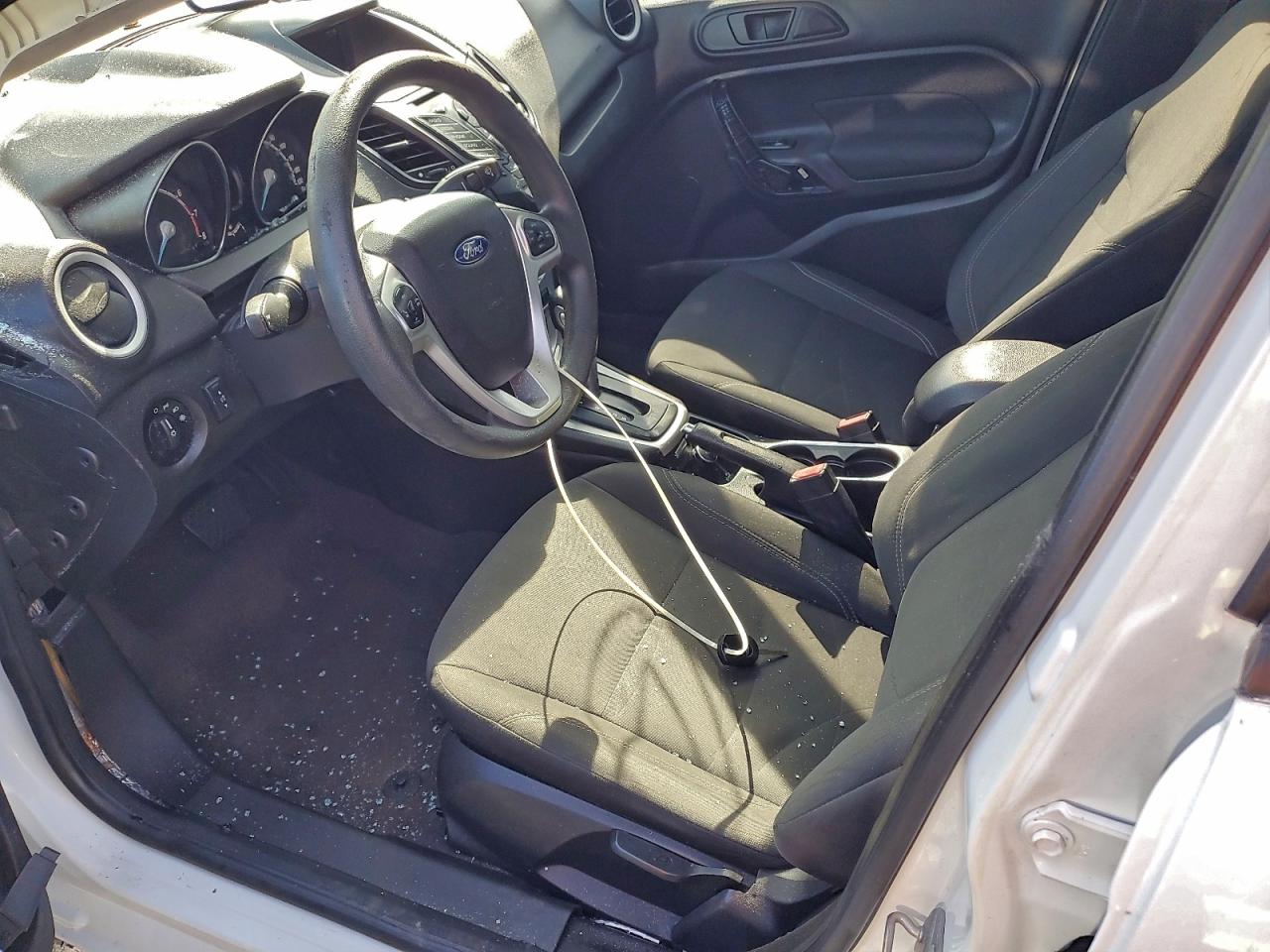 2019 FORD FIESTA SE photo 13
