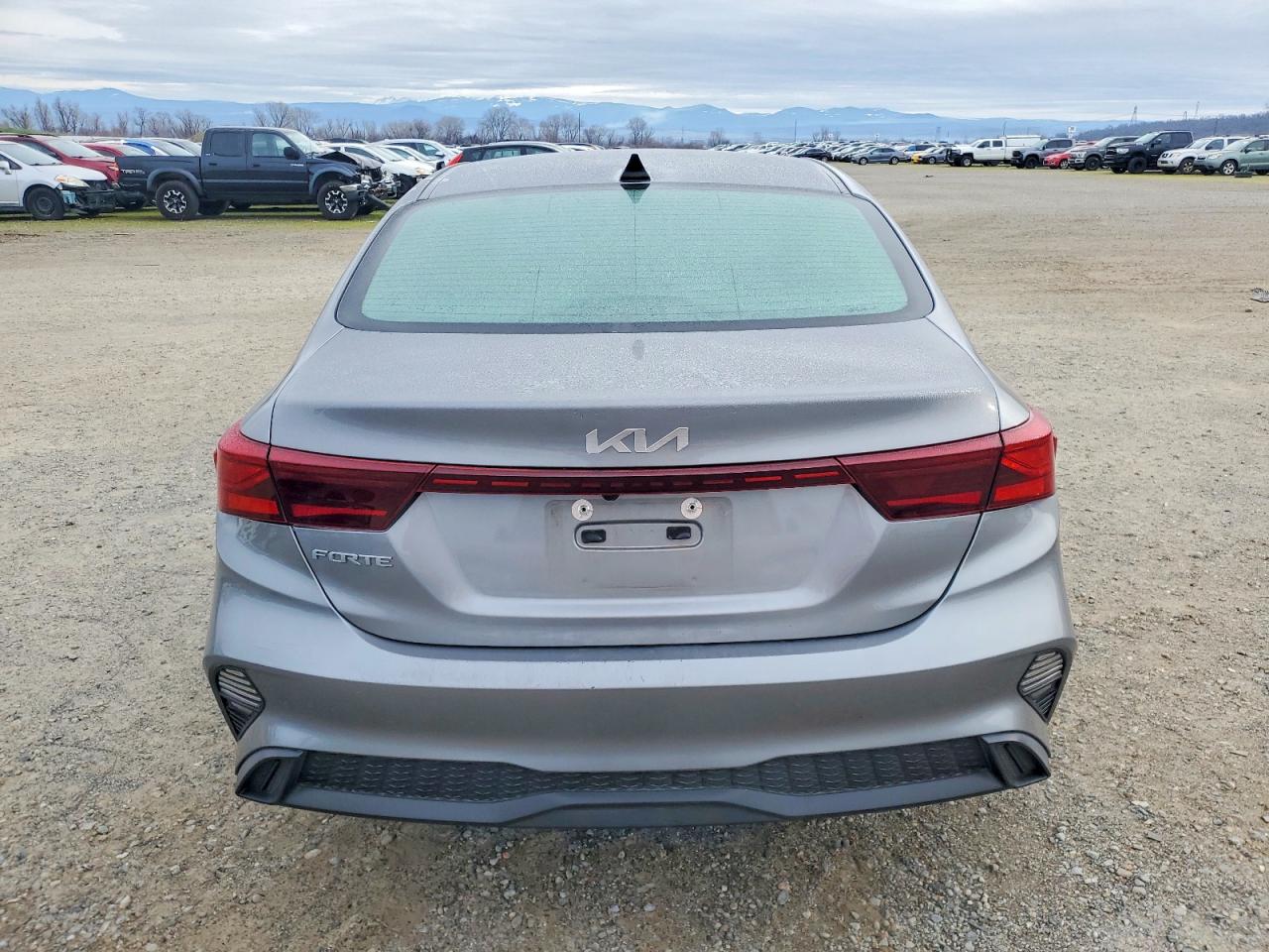 2023 KIA FORTE LX photo 6