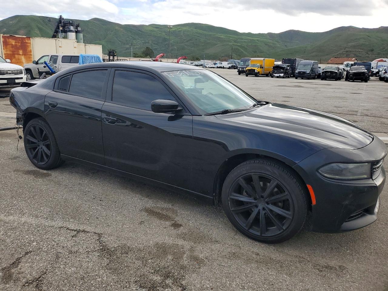 2020 DODGE CHARGER SXT photo 4