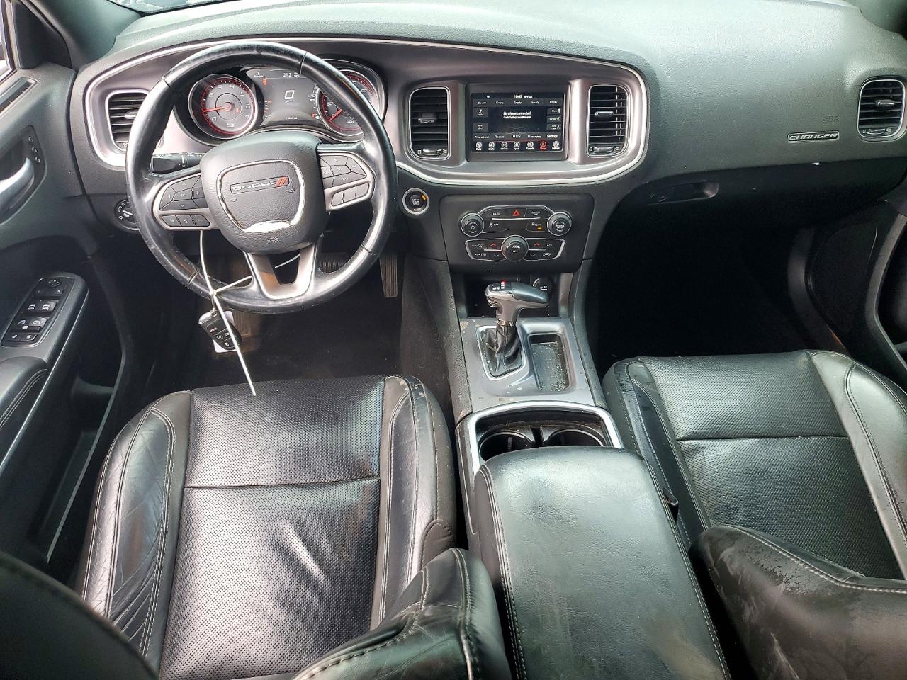 2020 DODGE CHARGER SXT photo 8
