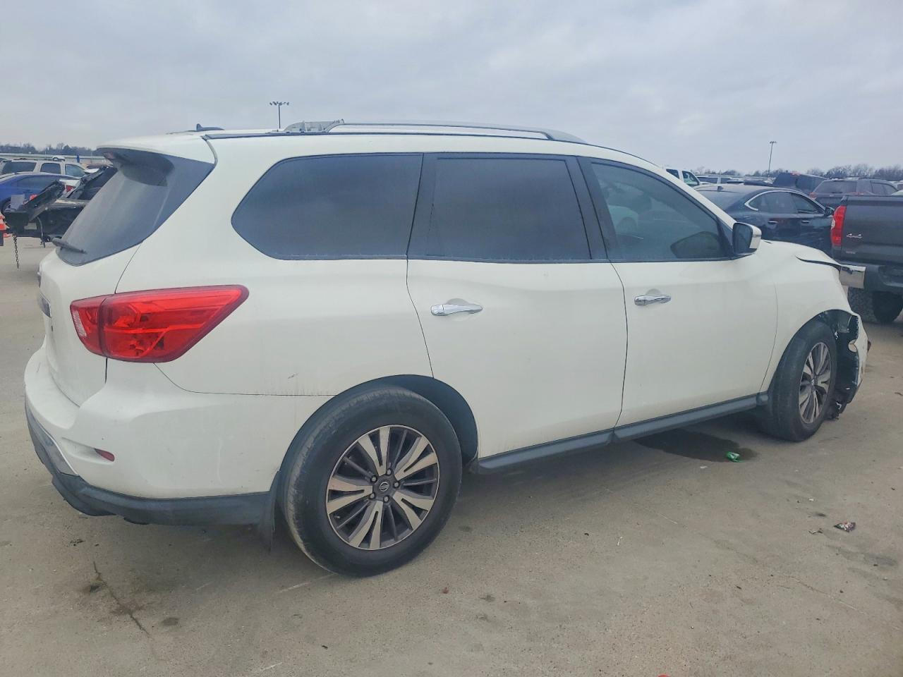 2017 NISSAN PATHFINDER S photo 3