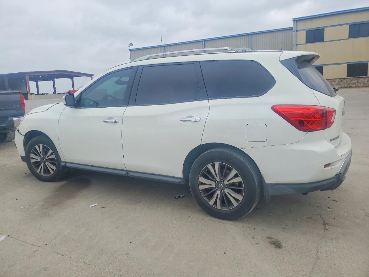 2017 NISSAN PATHFINDER S photo 2