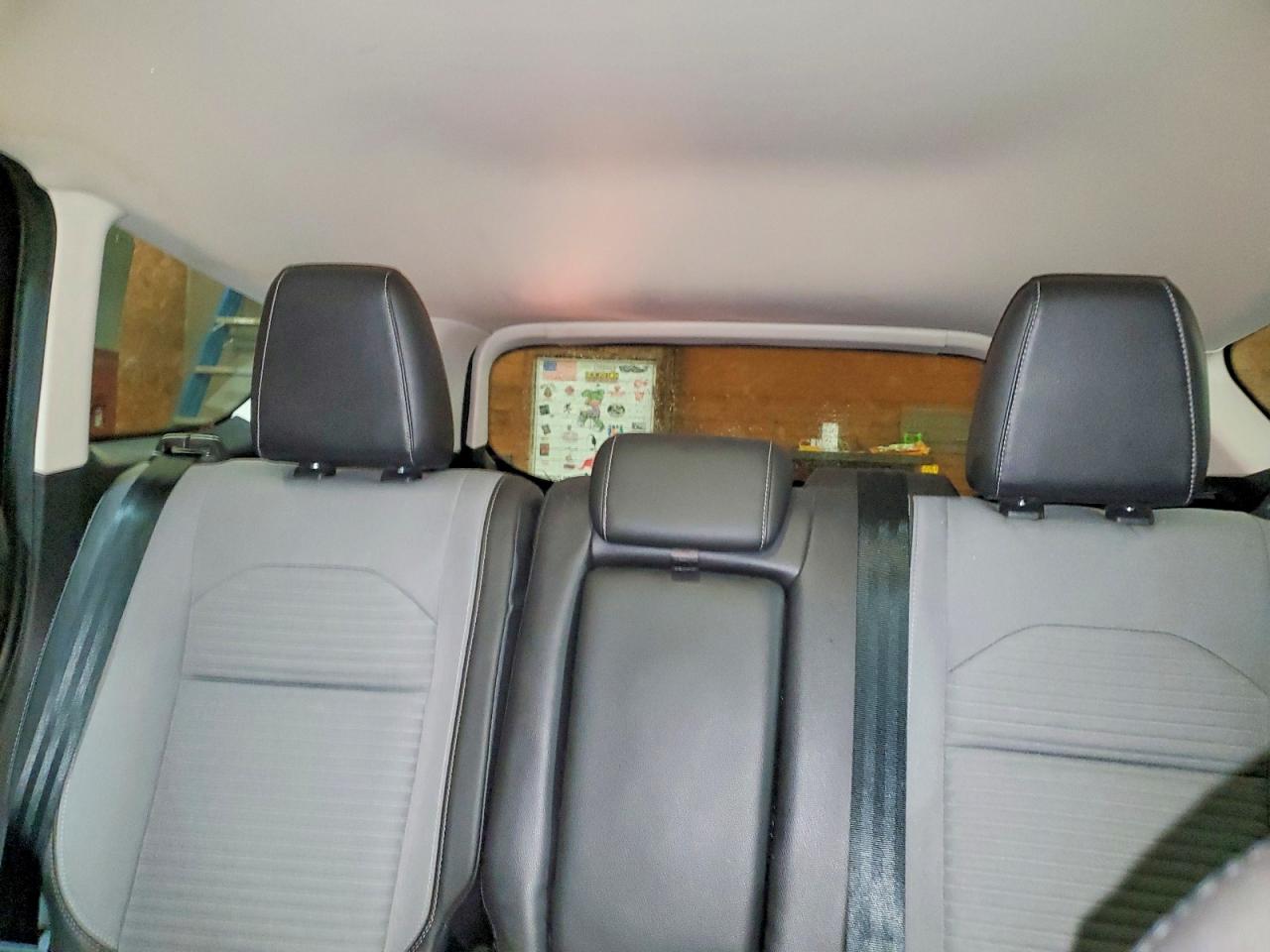 2017 FORD ESCAPE SE photo 10