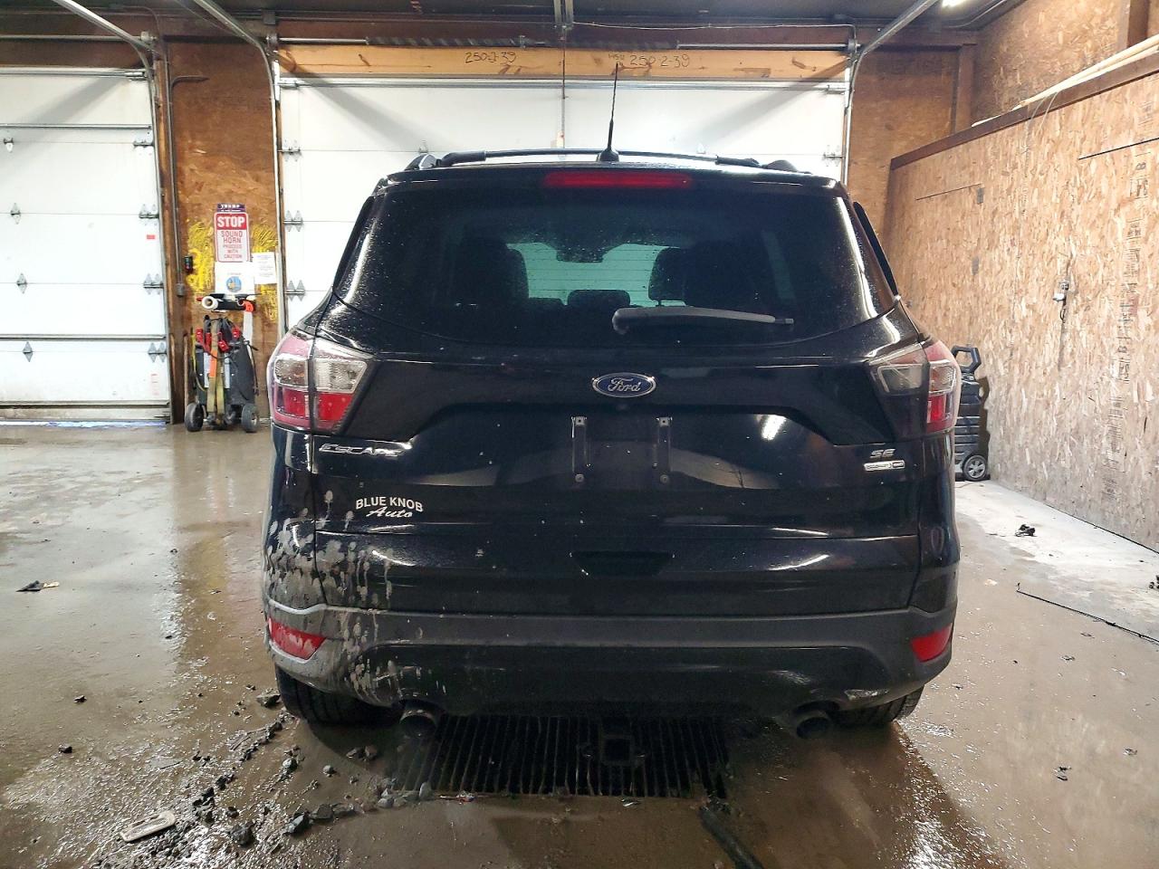 2017 FORD ESCAPE SE photo 6
