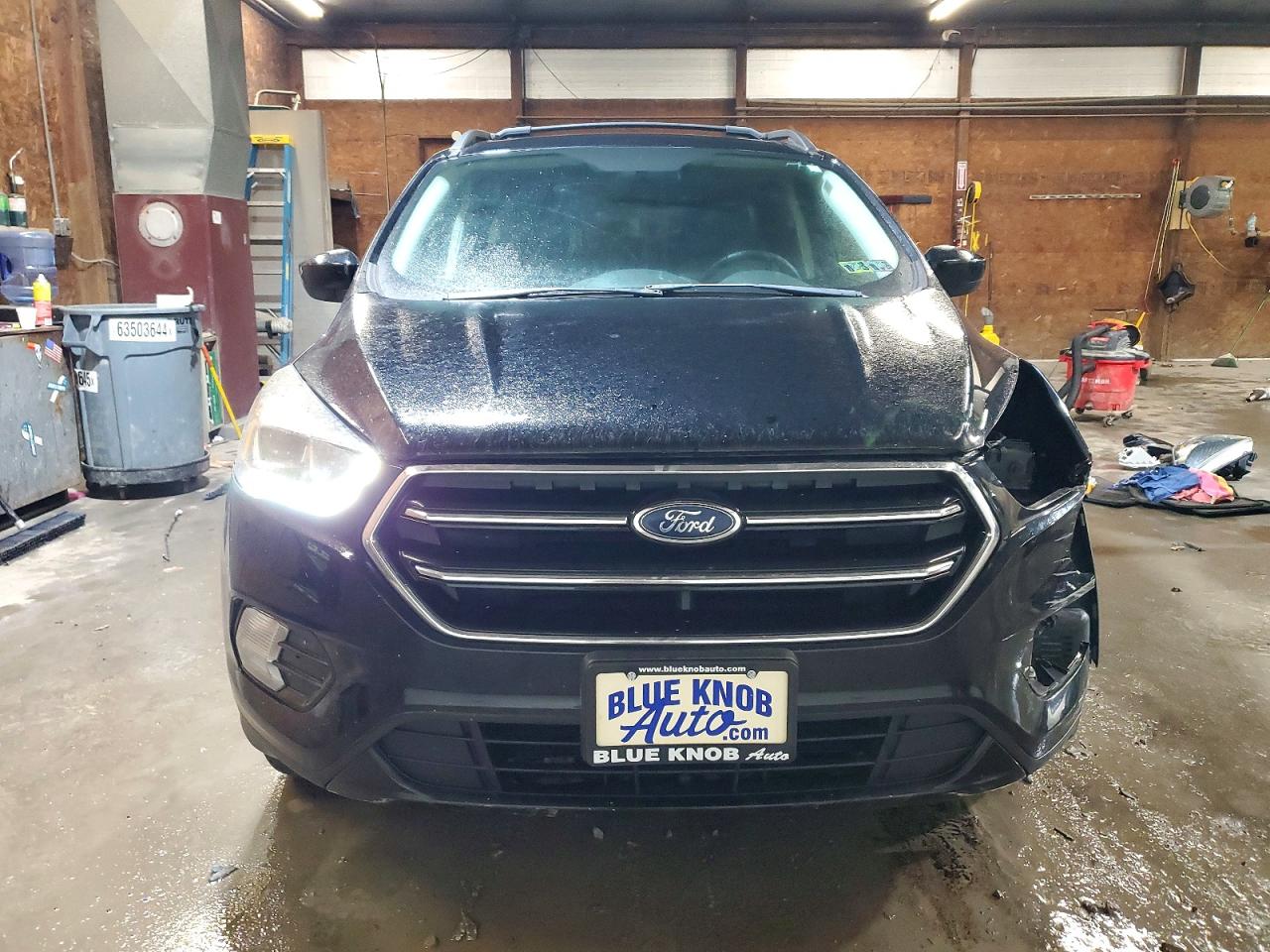 2017 FORD ESCAPE SE photo 5