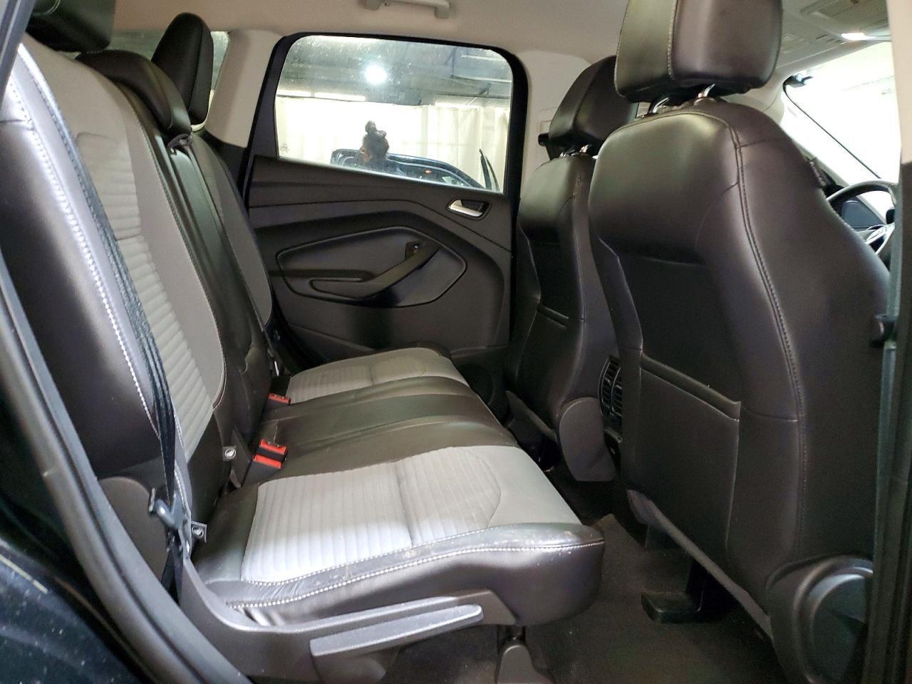 2017 FORD ESCAPE SE photo 11