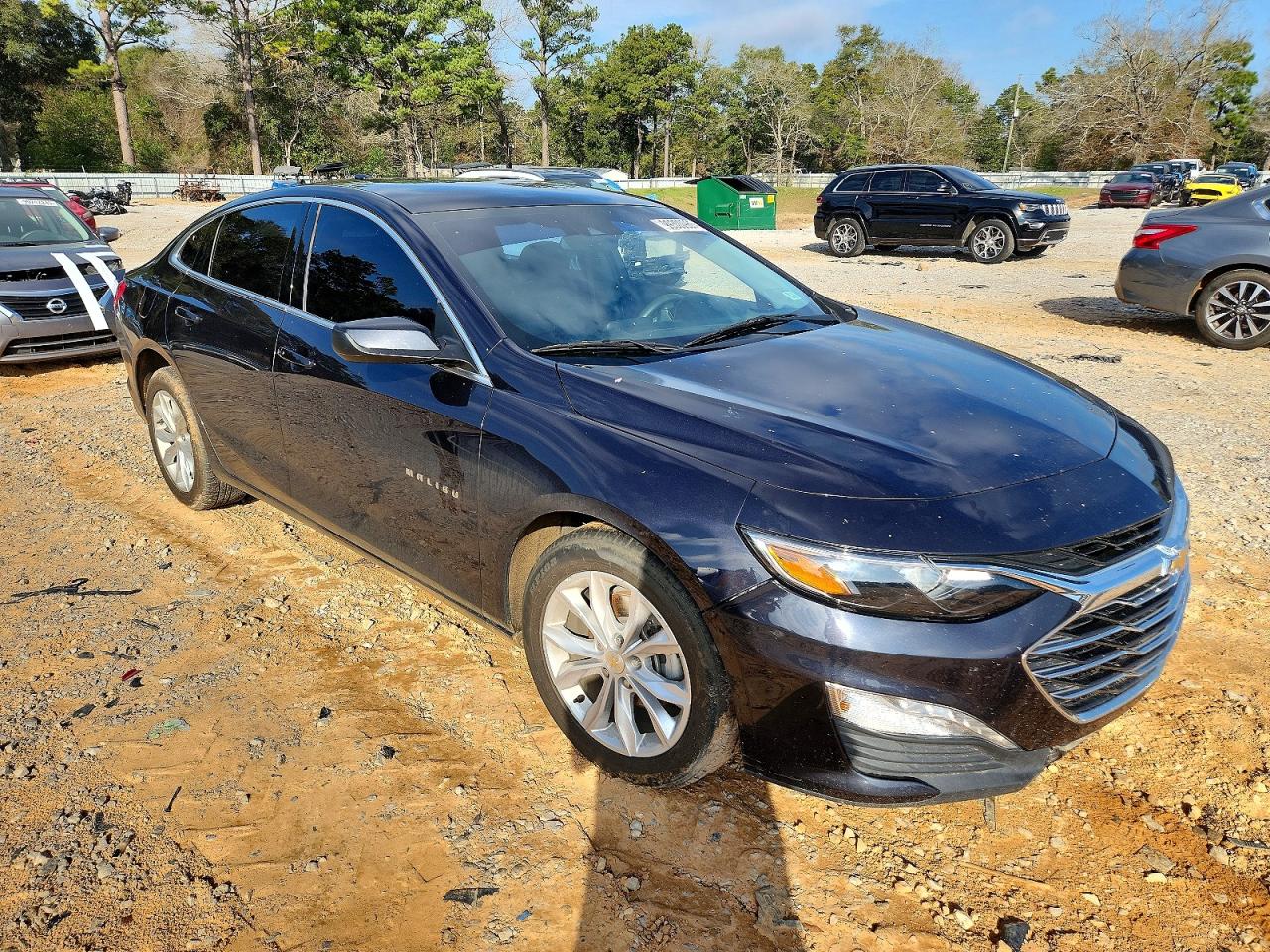 2023 CHEVROLET MALIBU LT photo 4
