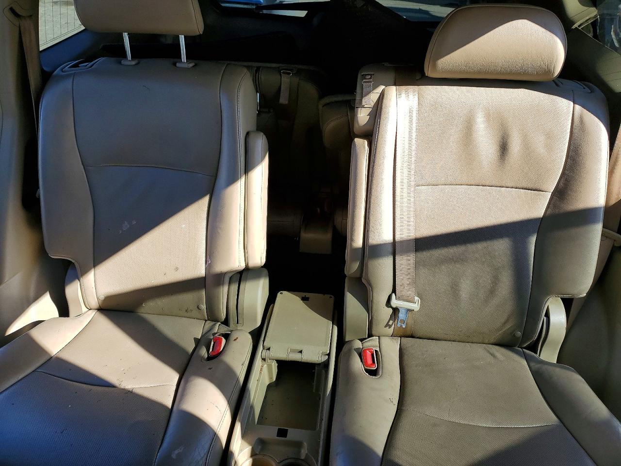 2012 TOYOTA HIGHLANDER LIMITED photo 10