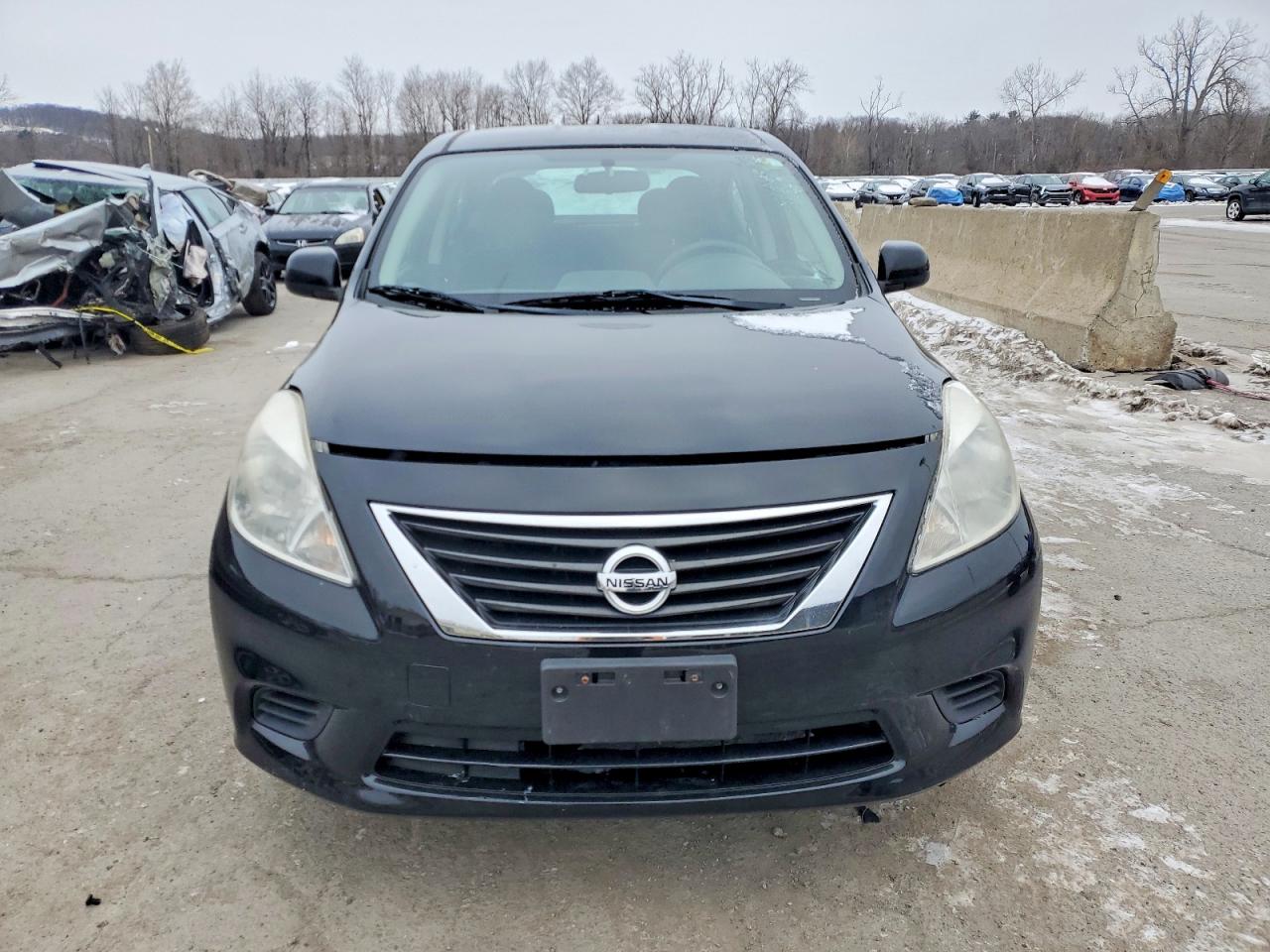 2014 NISSAN VERSA S photo 5