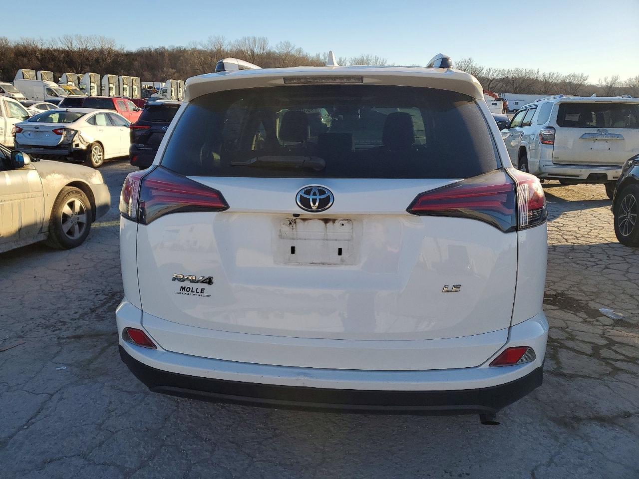 2018 TOYOTA RAV4 LE photo 16